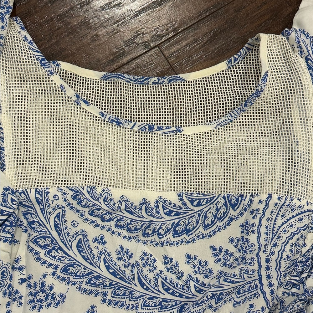 Abercrombie & Fitch Women's Cream & Blue Sleeveless Top Size M - Picture 2 of 10